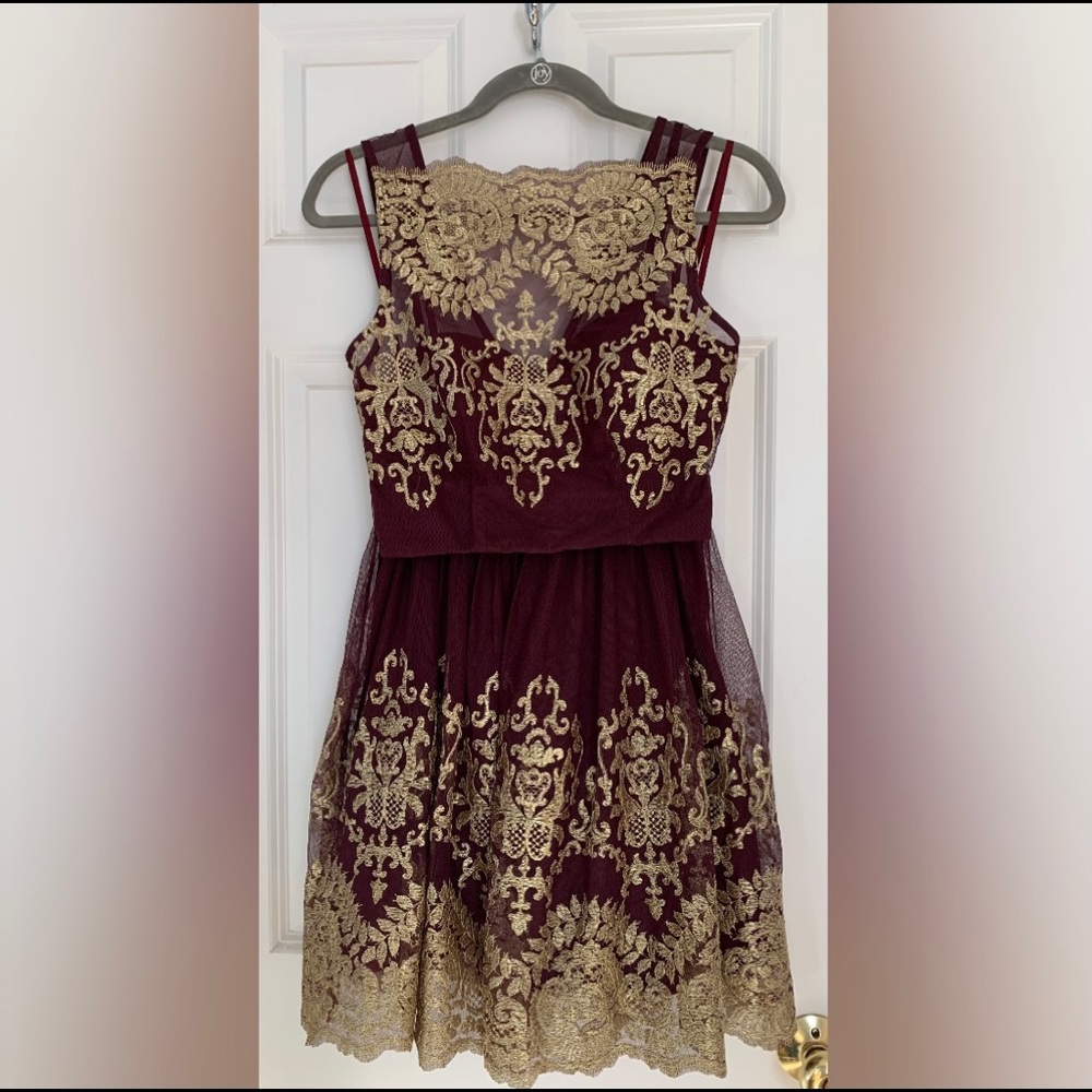 City Triangles Two Piece Maroon and Gold Set